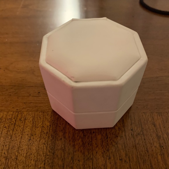 Engagement ring - Picture 2 of 7